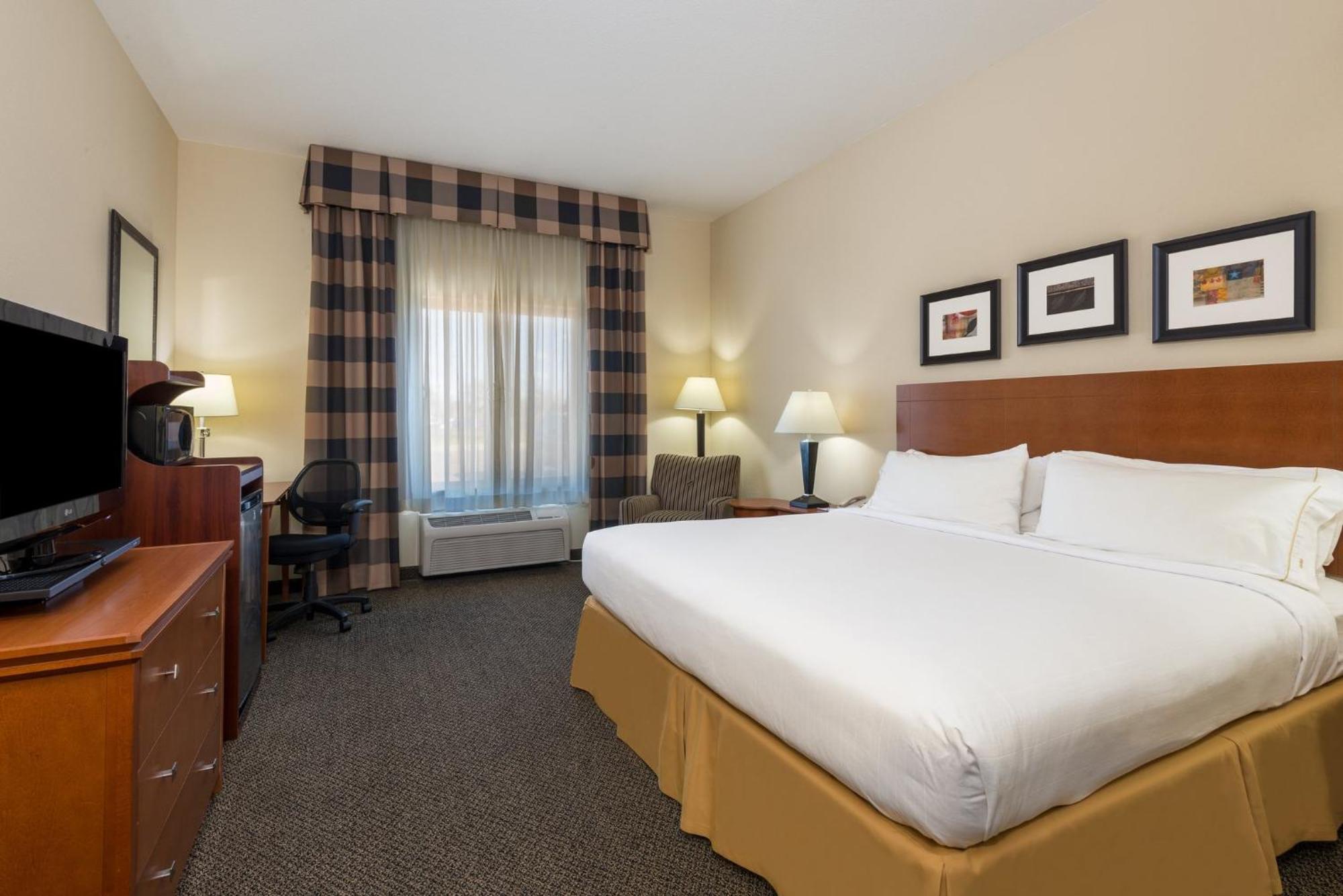 Holiday Inn Express Hotel Vernal By Ihg Exterior photo
